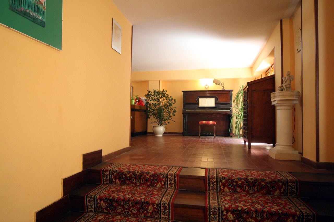 Albergo I Longobardi Chiusi Exteriör bild